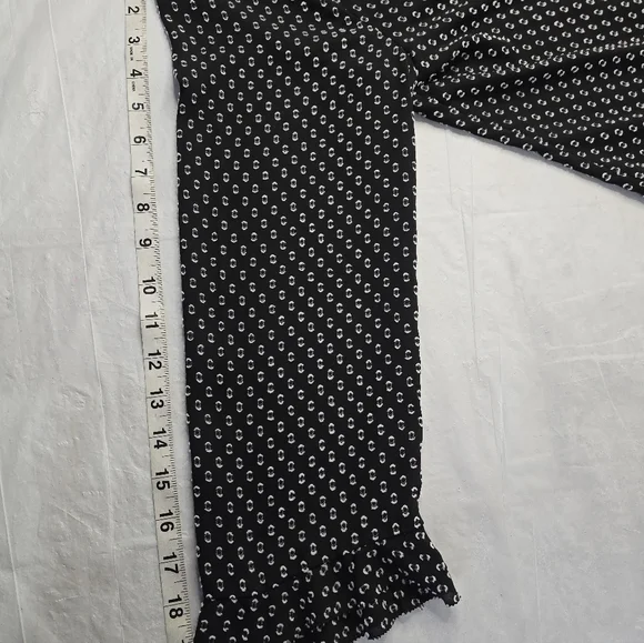 LOFT Blouse Black White Raised Dot 3/4 Sleeve Ruffle Cuffs Officewear M - Picture 12 of 13